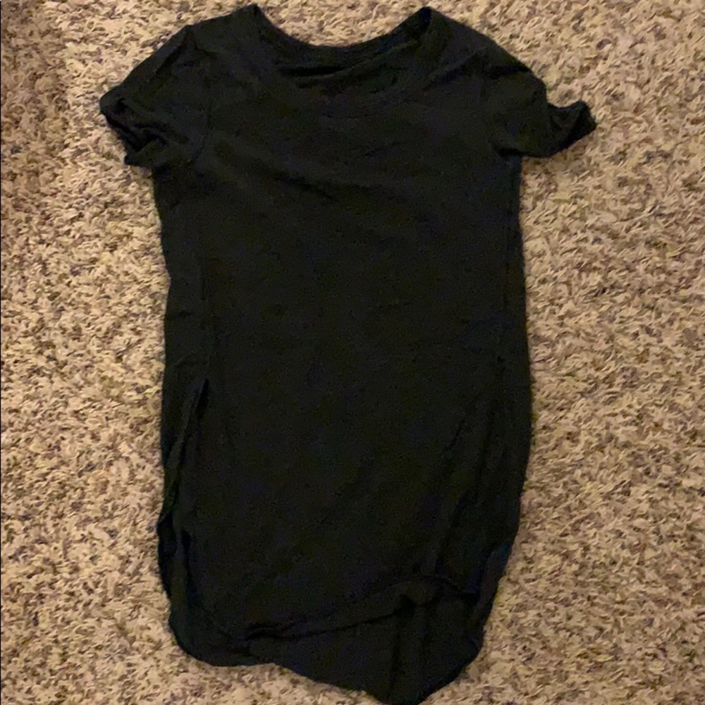 Lululemon Tee charcoal grey